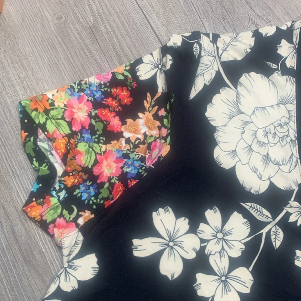 Johnny Was Redland Favorite Bamboo Stretch Knit Floral Print V-Neck Teeshirt XXL - Picture 4 of 12